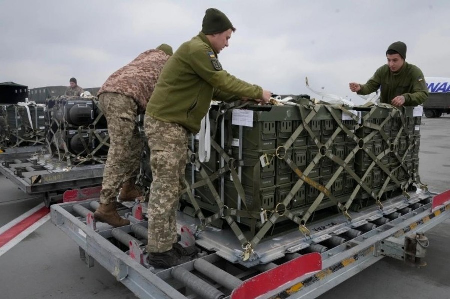 Xung đột Ukraine đẩy Mỹ vào 'vòng luẩn quẩn' tái vũ trang