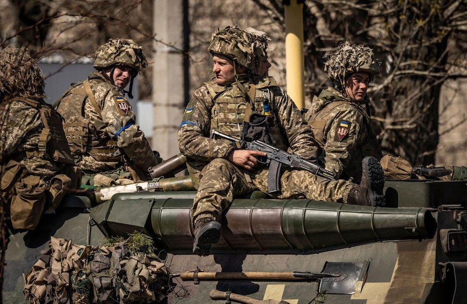 Xung đột Ukraine đẩy Mỹ vào 'vòng luẩn quẩn' tái vũ trang