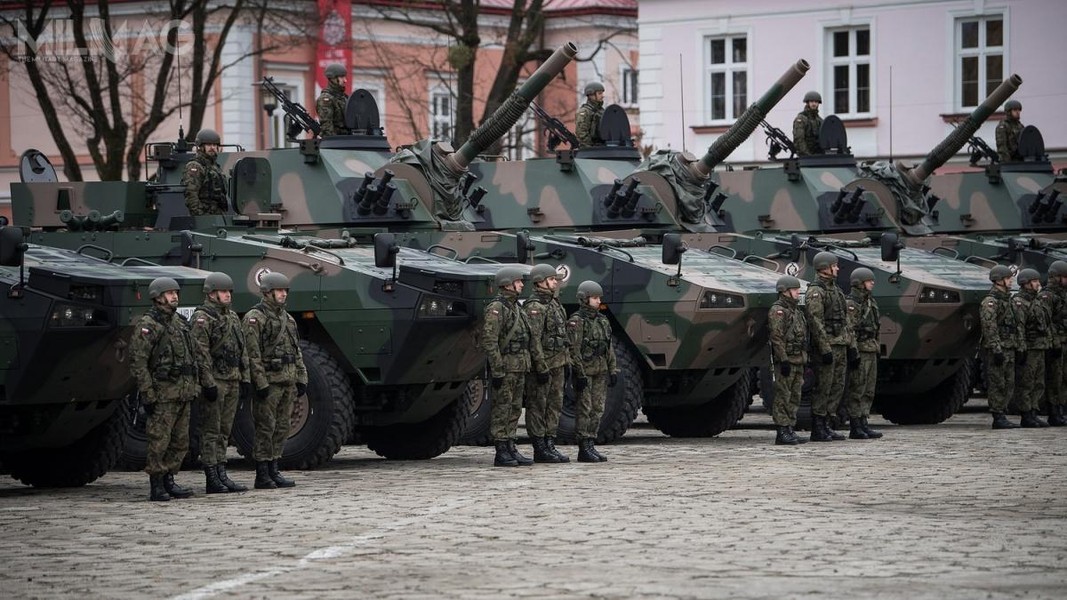 Ba Lan viện trợ Ukraine cối tự hành M120K RAK độc đáo