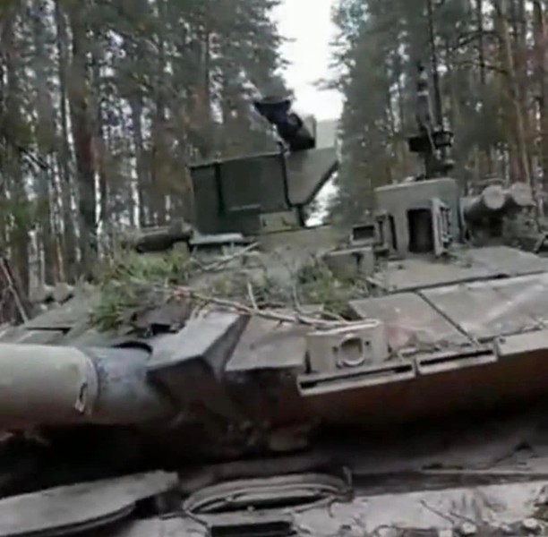 Ukraine lại thu giữ xe tăng T-90M Proryv tối tân của Nga?