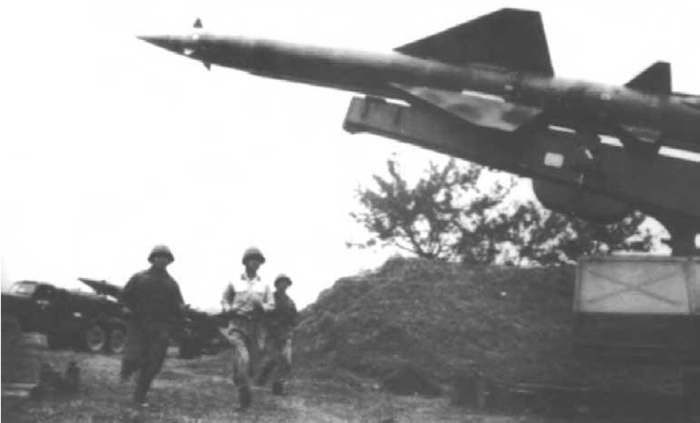 Chiến công kỳ lạ của tên lửa cót ép do Việt Nam chế tạo