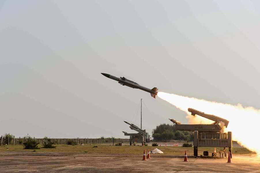 Tên lửa phòng không Akash Ấn Độ vì sao vẫn mãi 'ế ẩm'?