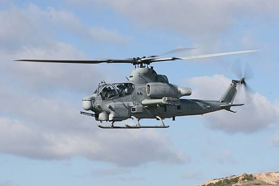 Trực thăng tấn công AH-1Z Viper bội phần nguy hiểm với tên lửa AIM-120 tầm xa