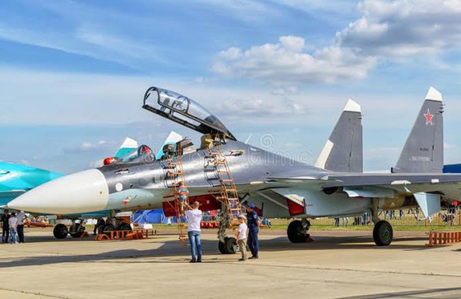 Phi công hàng đầu của Mỹ tuyên bố tiêm kích Su-35 'chỉ đẹp khi triển lãm'