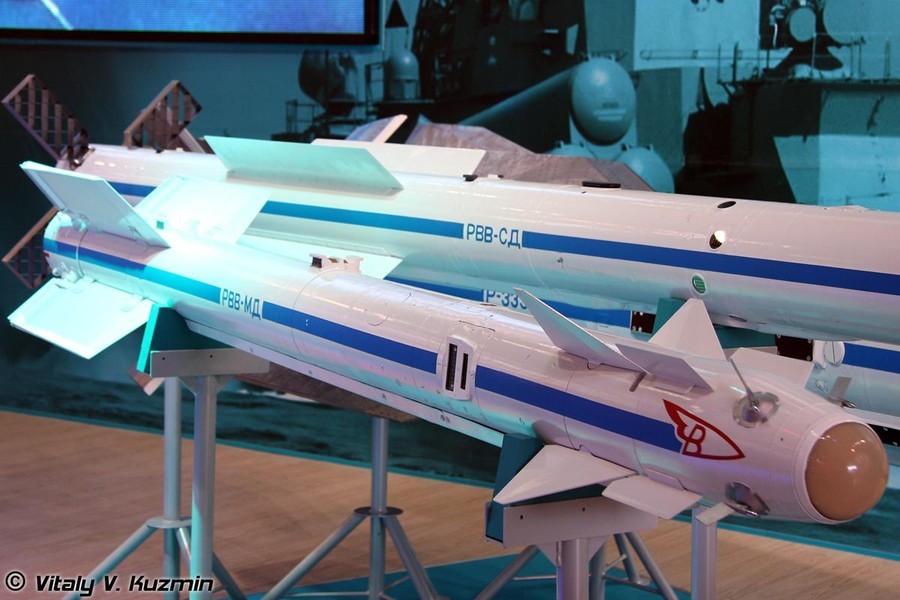 Tên lửa R-74M giúp tiêm kích MiG-31BM Nga diệt cả mục tiêu phía sau