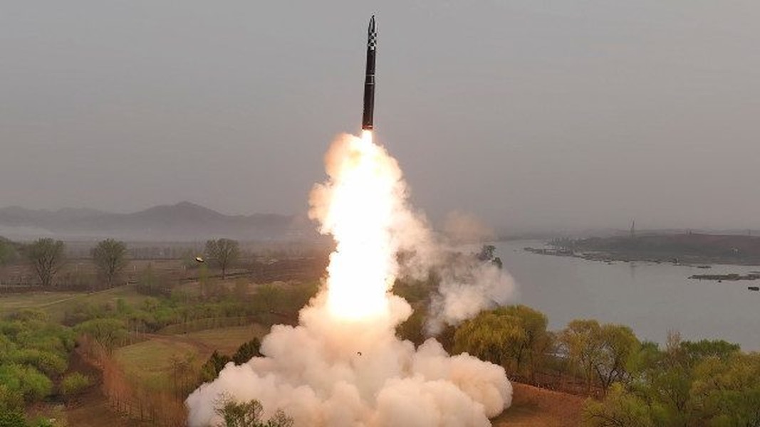 Tên lửa Hwasong-18 tăng cường khả năng hạt nhân của Triều Tiên