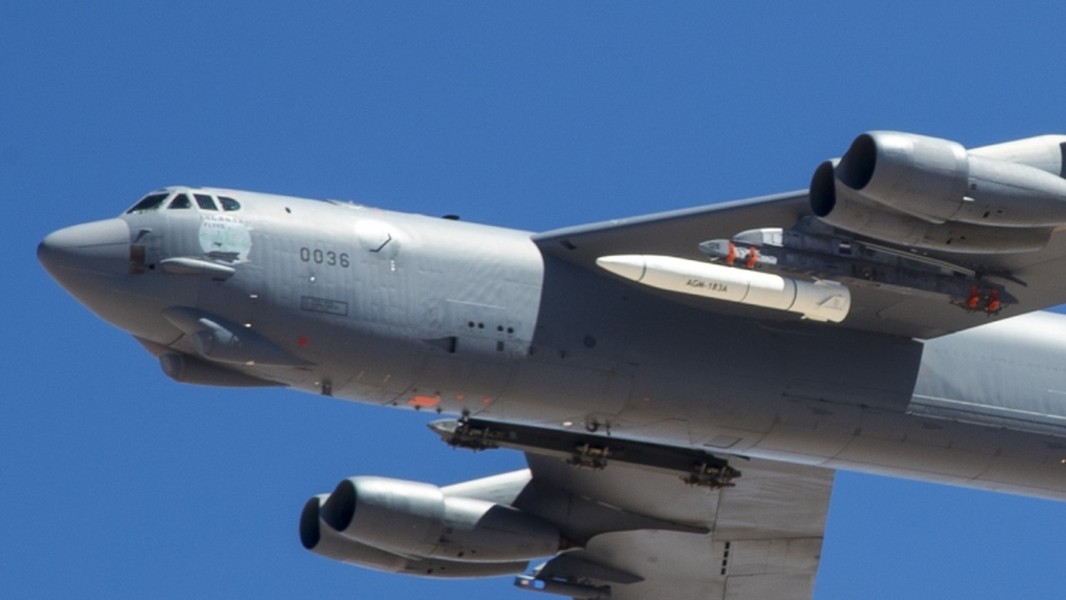 Hé lộ cải tiến 'như viễn tưởng' trên oanh tạc cơ chiến lược B-52J