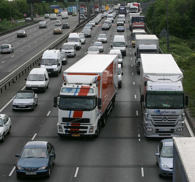 Ba Lan dự định trả đũa bằng cách chặn xe tải Nga và Belarus qua biên giới