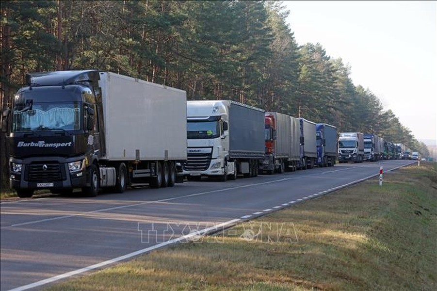 Ba Lan dự định trả đũa bằng cách chặn xe tải Nga và Belarus qua biên giới
