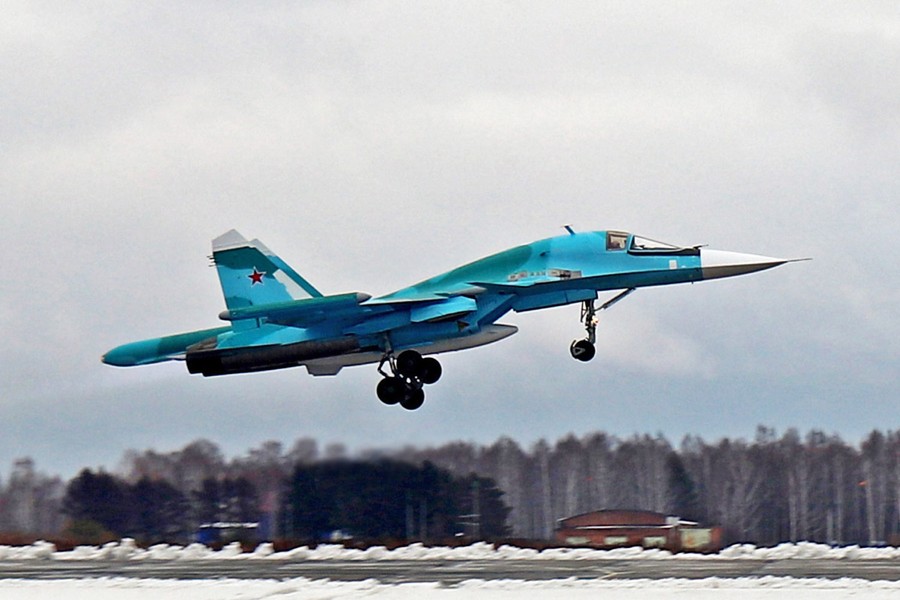 Nga nhận máy bay ném bom Su-34M nâng cấp với một số thành phần của Su-35
