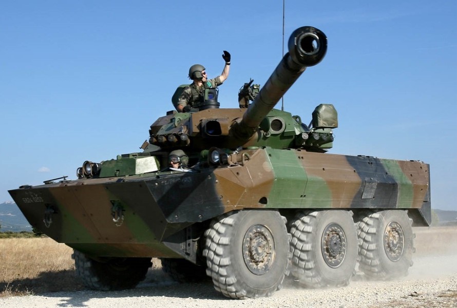 Xe tăng bánh lốp AMX-10RC quá dễ bị xuyên thủng