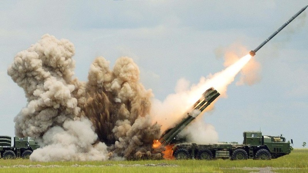 Pháo phản lực BM-30 Smerch Nga nhận đạn dẫn đường mới để 'quyết đấu' HIMARS Mỹ