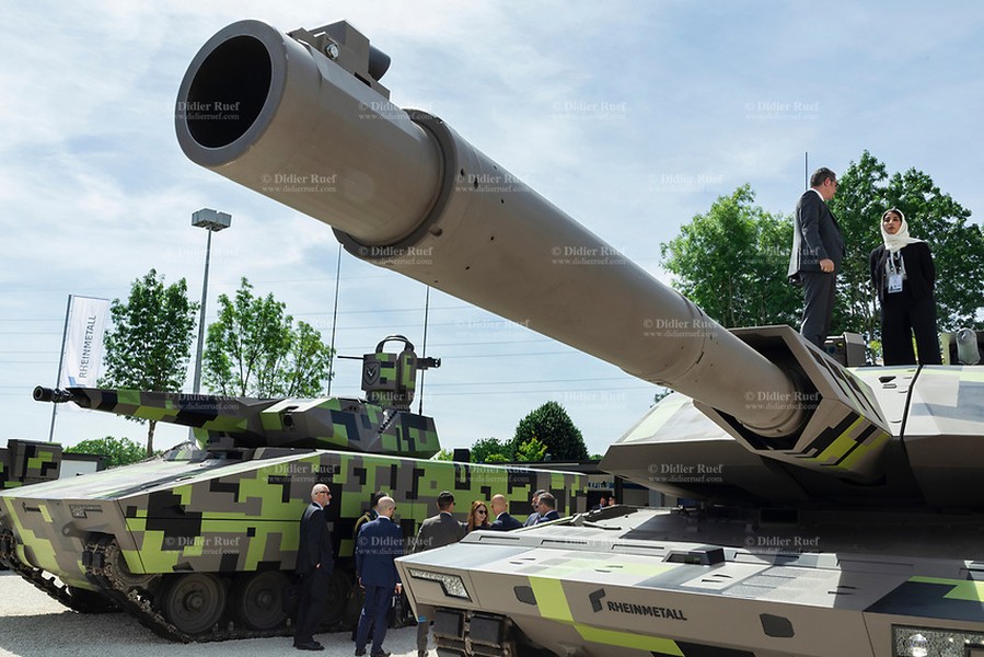 Ukraine sắp có nhà máy chế tạo UAV Bayraktar TB2 và xe tăng KF51 Panther
