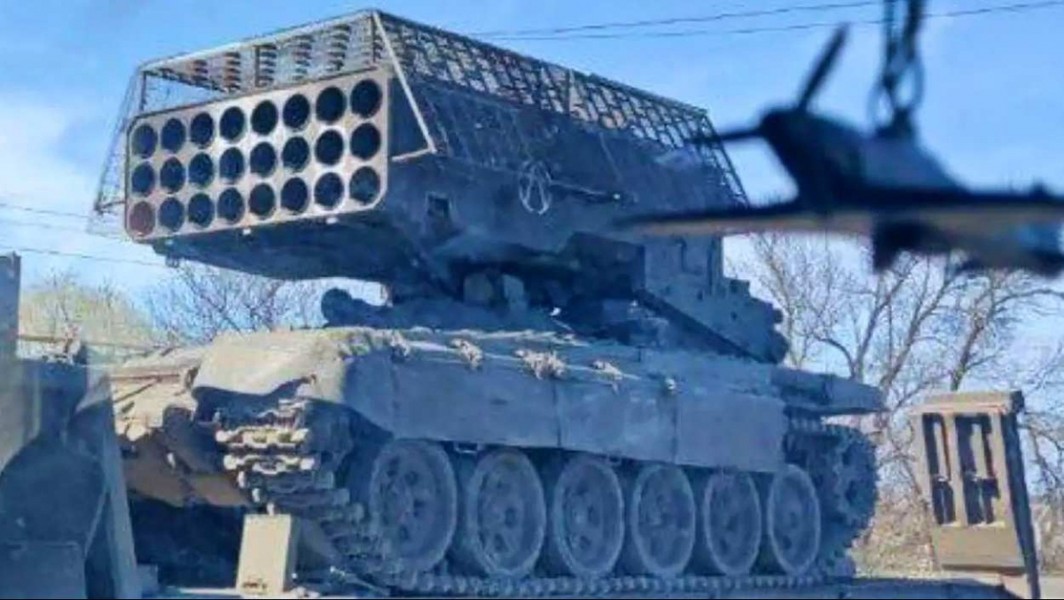 Hệ thống phun lửa hạng nặng TOS-1A Solntsepek được nâng cấp đặc biệt