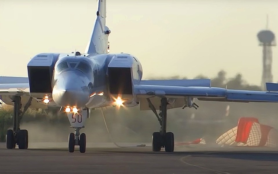 Oanh tạc cơ Tu-22M3M mới nhất của Nga bị thiêu rụi tại sân bay Soltsi?