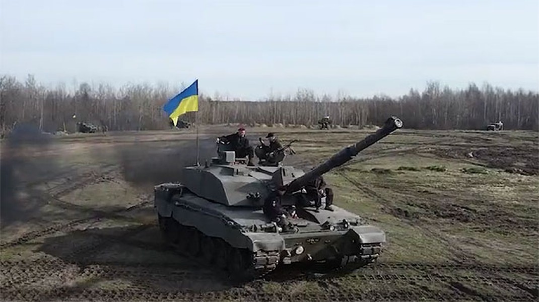 Binh sĩ Ukraine nói về ưu điểm vượt trội của xe tăng Challenger 2