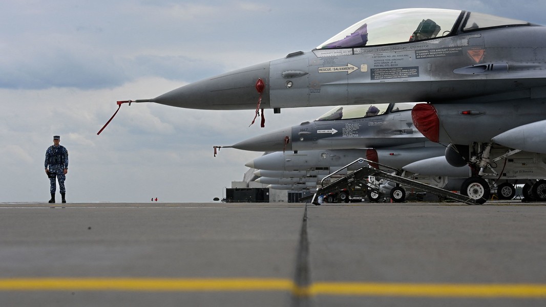 Vì sao Nga khá bình tĩnh trước tin phương Tây sắp cung cấp tiêm kích F-16 tới Đông Âu?