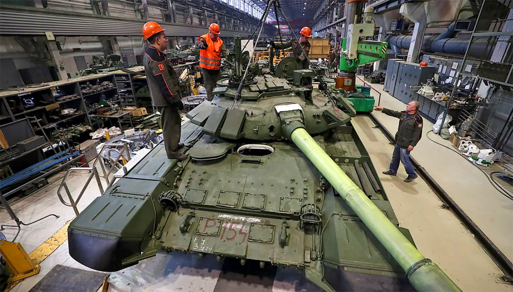 Nga - NATO chạy đua sản xuất vũ khí ở mức chưa từng có