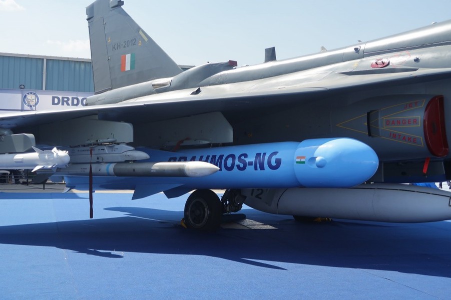 Tiêm kích Su-30MKI siêu cơ động được Ấn Độ trang bị radar 'nhìn rõ mọi thứ'