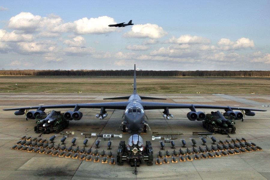 Phi đội máy bay ném bom Mỹ giảm mạnh nhưng vẫn 'bao phủ' địa cầu
