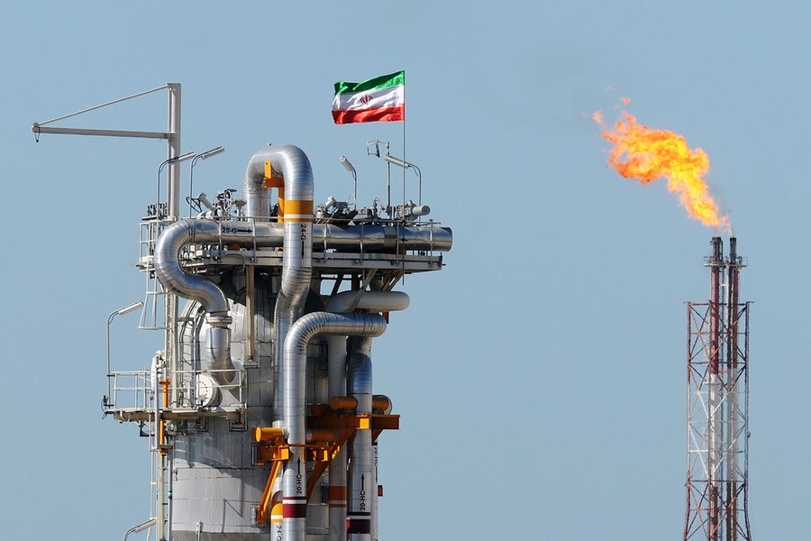 Hậu quả nghiêm trọng khi Mỹ siết chặt các biện pháp trừng phạt dầu mỏ đối với Iran
