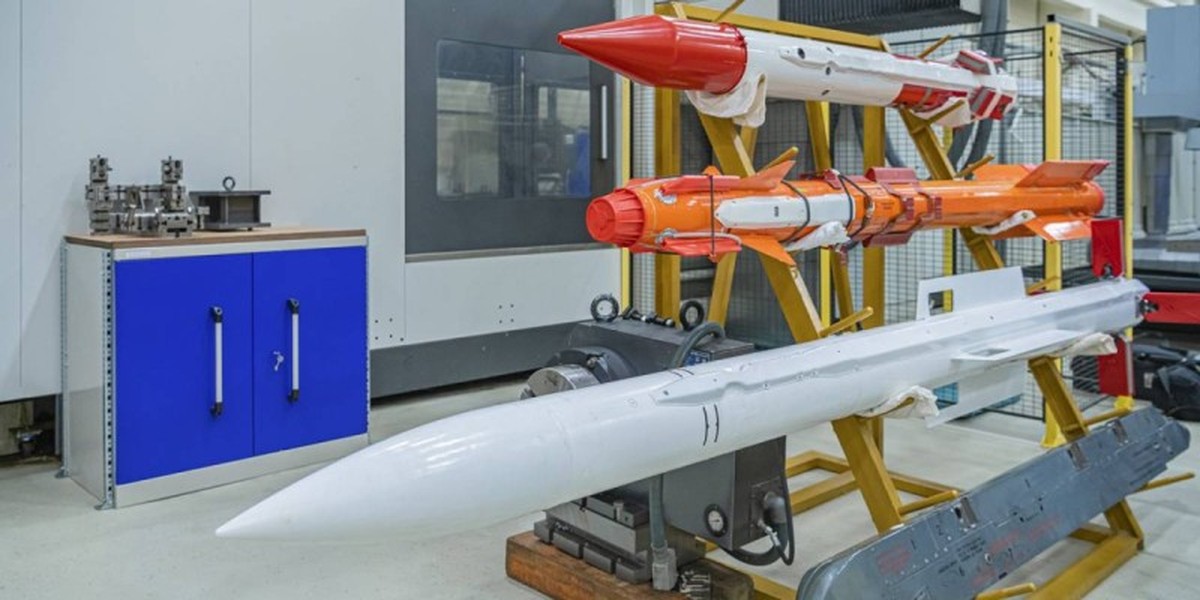 Chuyên gia: Tên lửa R-77 phá vỡ khả năng tàng hình của tiêm kích Su-57
