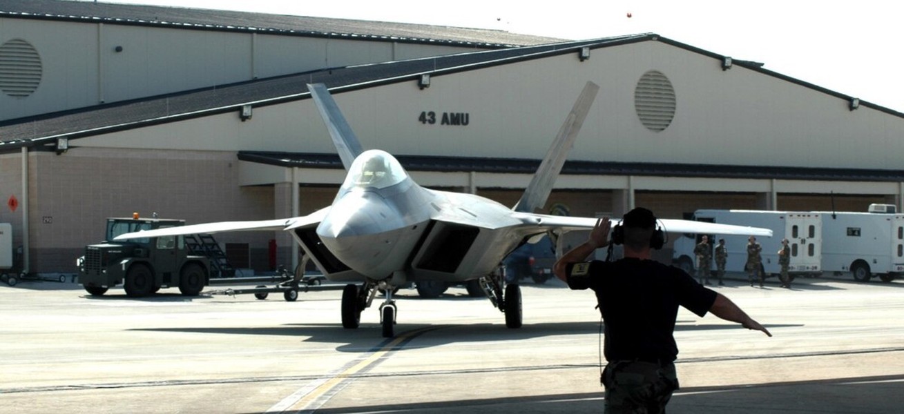 Vì sao tiêm kích F-22 Raptor không trở thành máy bay chiến đấu tấn công hạt nhân của Mỹ?
