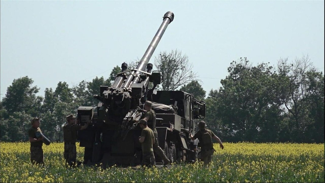 Chỉ huy lữ đoàn Quân đội Ukraine chỉ trích pháo tự hành CAESAR của Pháp