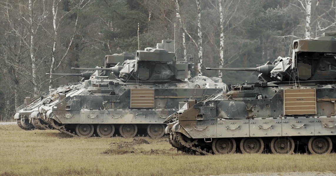 Phương Tây bình luận khi xe chiến đấu bộ binh M2A2 Bradley áp đảo BMP-2