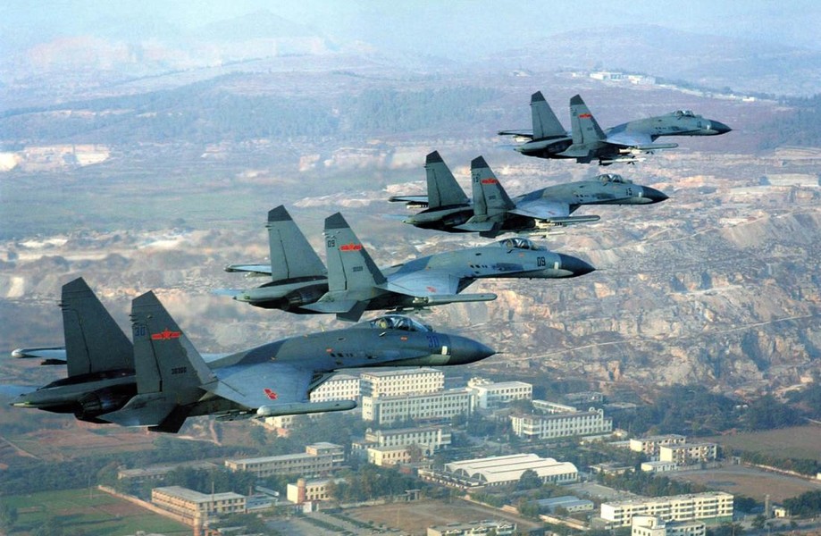 Hơn 40 tiêm kích Su-27 bị 12 chiếc Gripen 'tiêu diệt' trong trận chiến ngoài tầm nhìn