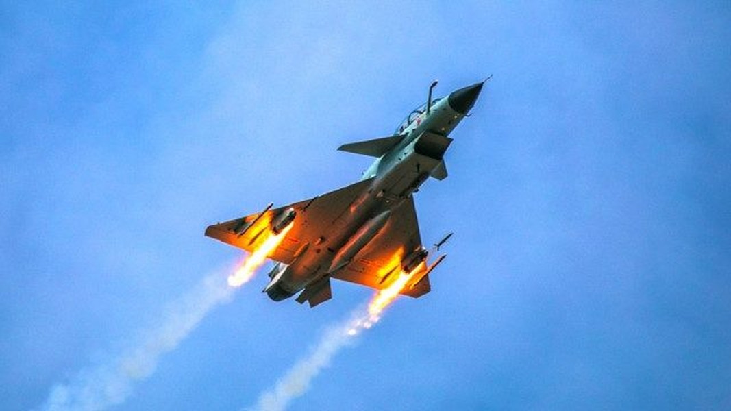 Tiêm kích JF-17 và J-10C của Pakistan tấn công dữ dội Iran đáp trả vụ tập kích tên lửa