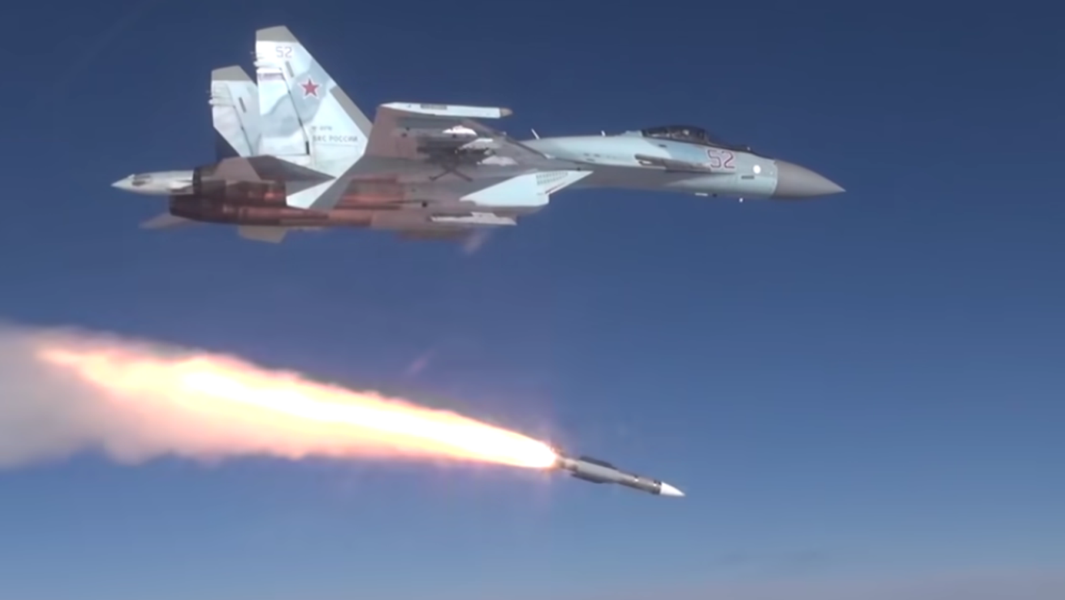 Nga vội nâng tầm bắn tên lửa không đối đất lên 300km khi bị phòng không phương Tây áp sát 