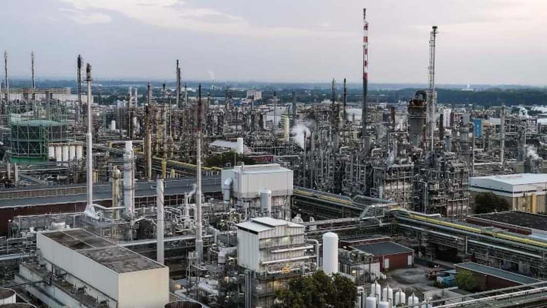 Ngành công nghiệp hóa chất Đức suy tàn khi thiếu đơn hàng từ Trung Quốc