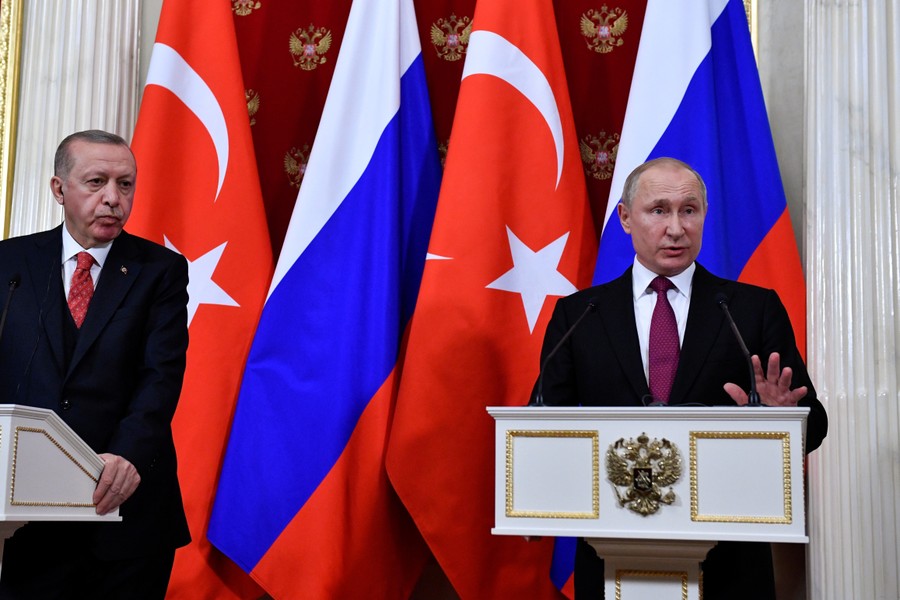 Tổng thống Putin bất ngờ thông báo thực hiện chuyến thăm quốc gia NATO giữa căng thẳng
