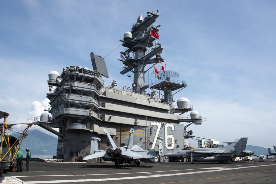 Chuyên gia Nga: Tàu sân bay Hải quân Mỹ đã mất sức chiến đấu trong 3 thập kỷ