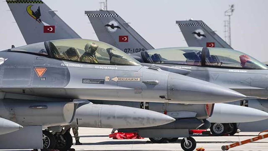 Thổ Nhĩ Kỳ không có cả tiêm kích F-16 Block 70 nếu từ chối giao S-400 cho Ukraine?