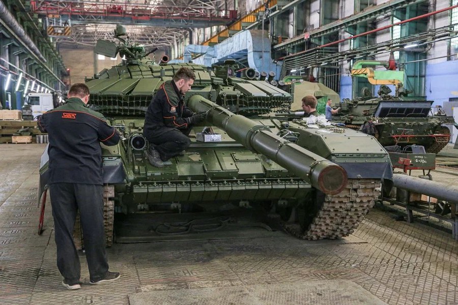Tổng thống Putin thăm Nhà máy Uralvagonzavod, đích thân nhận lô xe tăng T-90M mới