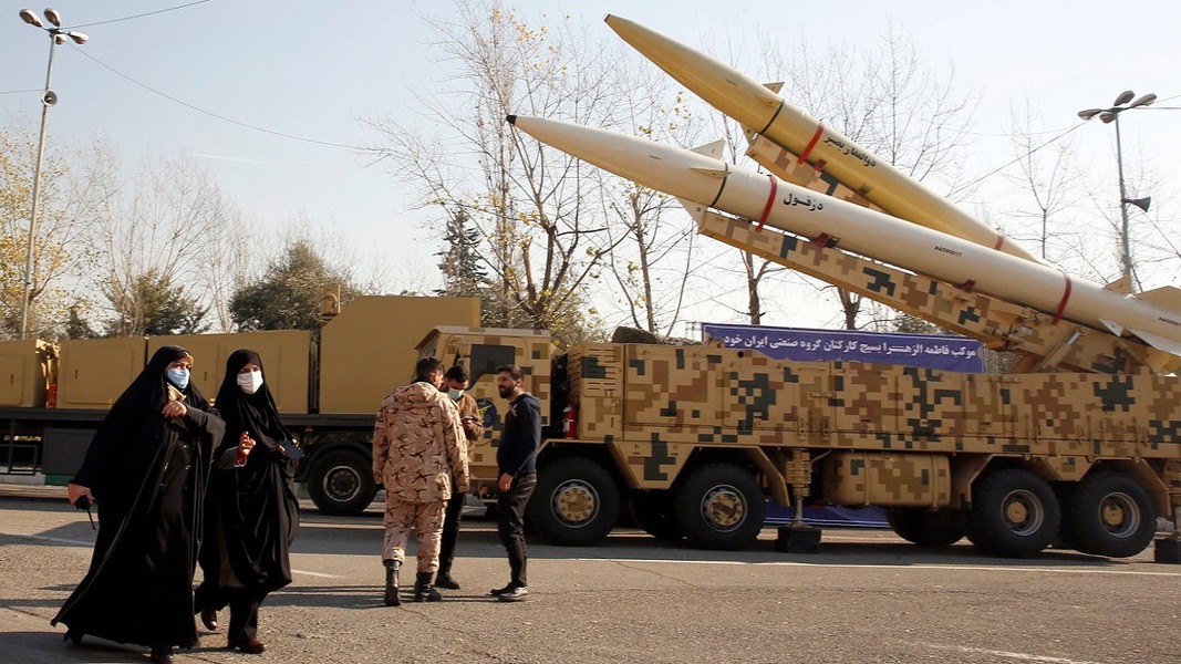 Báo Anh: Nga bí mật nhận số lượng cực lớn tên lửa đạn đạo từ Iran (?)
