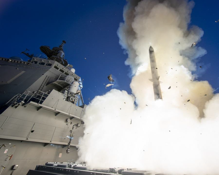 Mỹ tiêu tốn hơn 400 triệu USD để đánh chặn tên lửa giá rẻ của Houthi