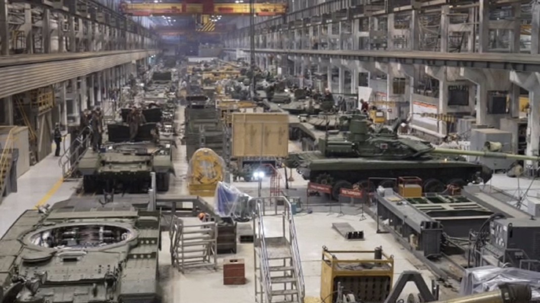 Nhà máy UralVagonZavod 'chạy hết công suất' khó lòng giúp Nga bù đắp tổn thất xe tăng
