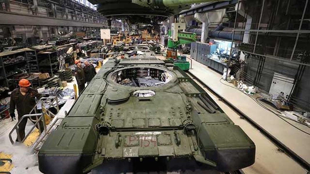 Nhà máy UralVagonZavod 'chạy hết công suất' khó lòng giúp Nga bù đắp tổn thất xe tăng