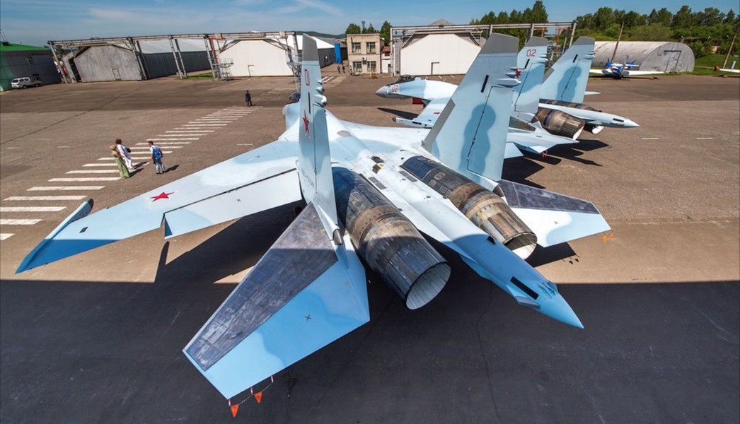 Không quân Nga nhận liên tiếp chiến đấu cơ Su-35 và Su-34 cực mạnh