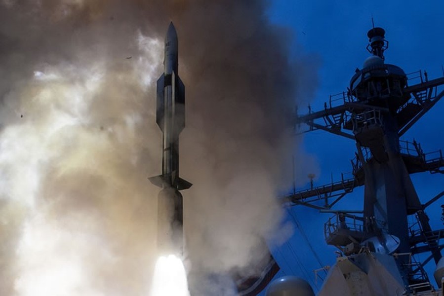 Tên lửa SM-6 chứng minh khả năng đánh chặn mục tiêu đạn đạo đáng kinh ngạc
