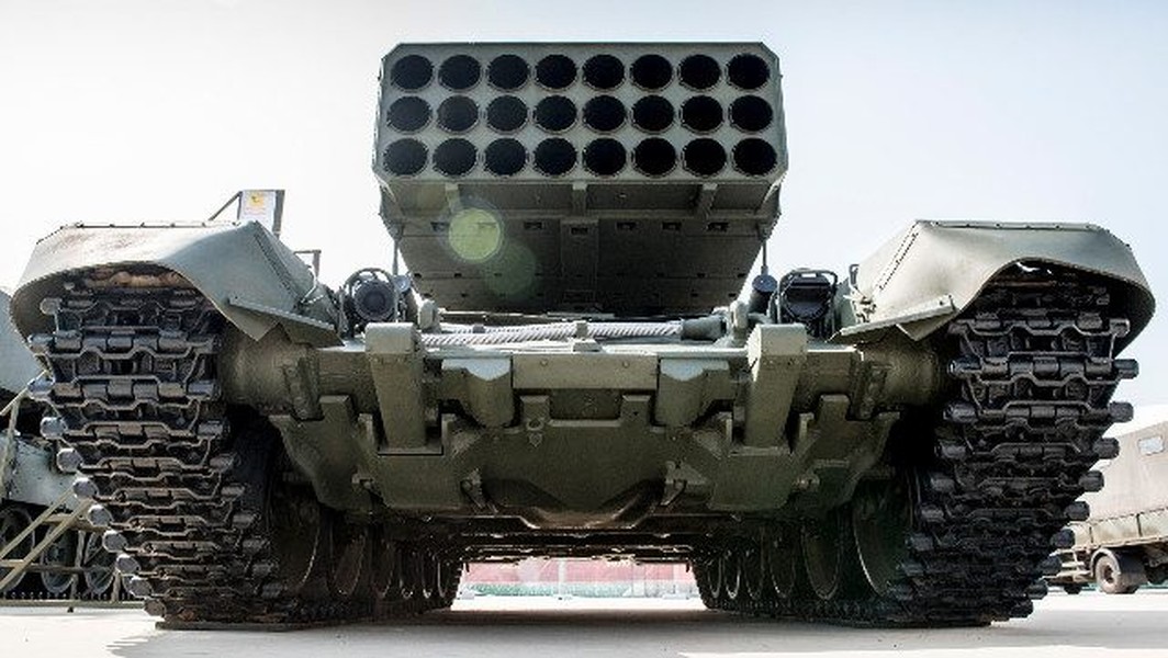 Hệ thống phun lửa hạng nặng TOS-3 Dragon bước vào sản xuất 'nhanh chóng mặt'