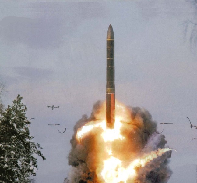 Hàng loạt tên lửa đạn đạo liên lục địa Topol-M sẽ trở thành... tên lửa phóng vệ tinh