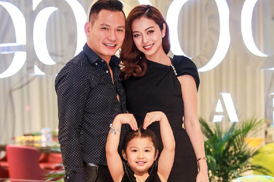 [ẢNH] Cuộc sống viên mãn của 'Hoa hậu 4 con' Jennifer Phạm sau 8 năm kết hôn với doanh nhân giàu có