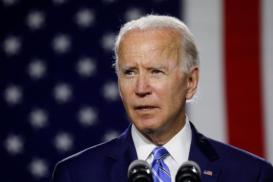 [ẢNH] Những cú ‘sảy chân’ đau đớn của ông Joe Biden trước khi hưởng ‘trái ngọt’