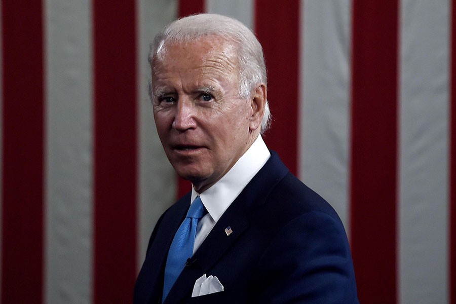 [ẢNH] Những cú ‘sảy chân’ đau đớn của ông Joe Biden trước khi hưởng ‘trái ngọt’