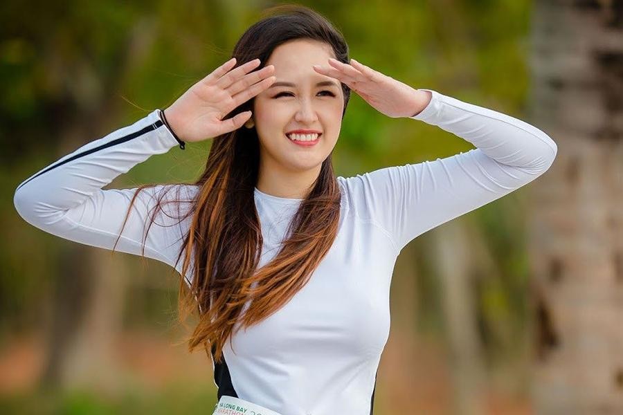 [ẢNH] Hoa hậu Mai Phương Thúy: Diện áo dài cách tân, bỡ ngỡ trong lần đầu đón Tết xa nhà 