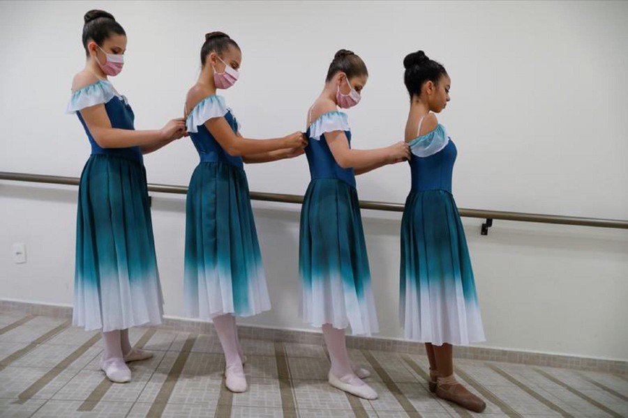 [ẢNH] ‘Thiên nga không cánh’ Vitoria Bueno và những vũ điệu ba-lê truyền cảm hứng